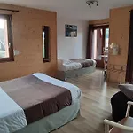 De La Route Verte Hotel