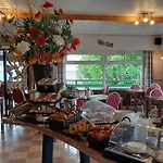 德拉鲁特维特酒店 2* 热拉梅