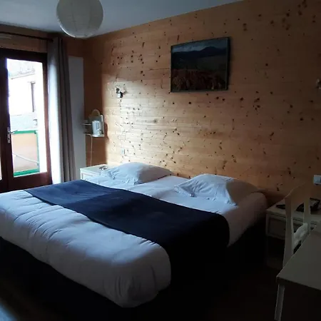 De La Route Verte فندق جوراردُميه