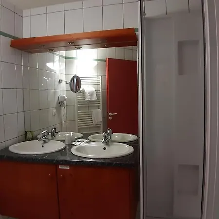 Szálloda De La Route Verte 2*