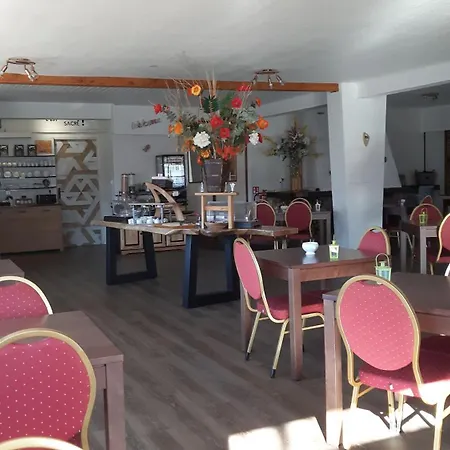 Hotel De La Route Verte 2*