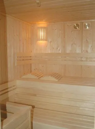 فندق De La Route Verte 2*