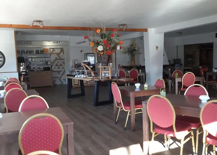 Hotel De La Route Verte 2*