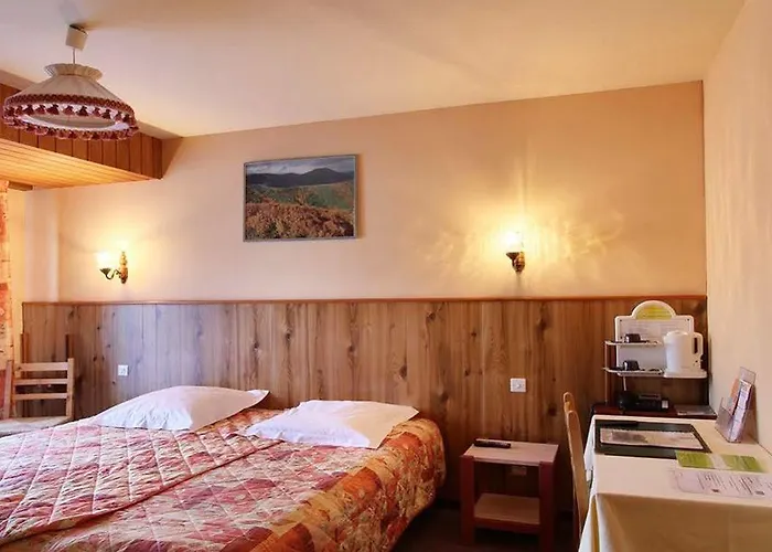 Hotel De La Route Verte 2*